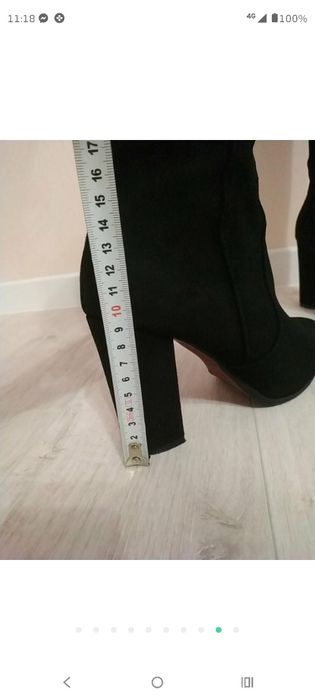 Жіночі замшеві ботінки