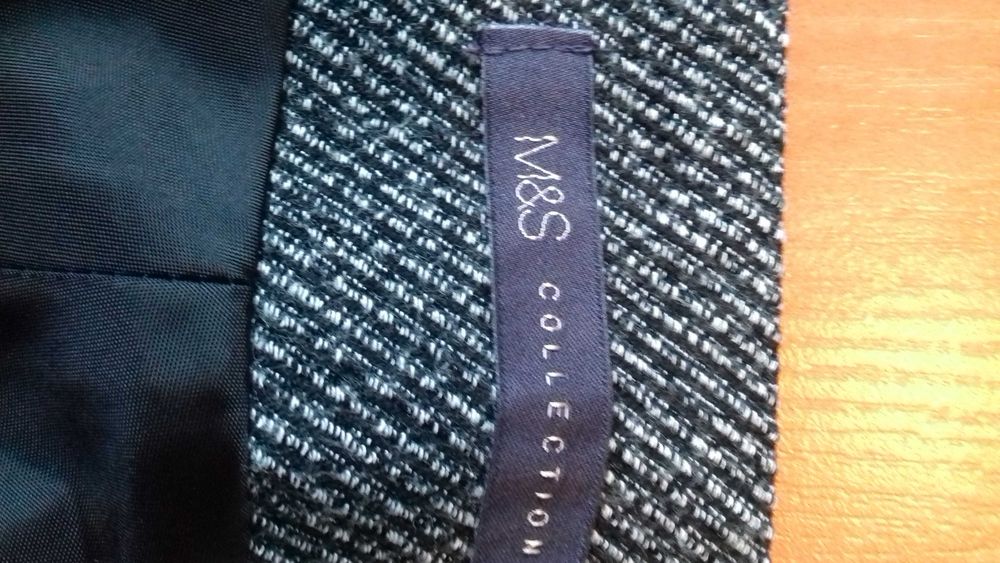 Классные  теплые мини юбки (серая и синяя), 10 размер.
MARKS & SPENCER