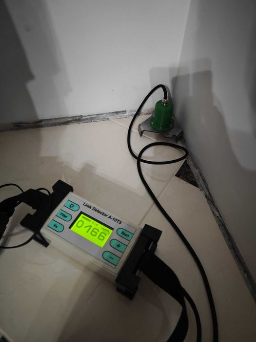 Пошук протікання води у Львові. Тече труба.Пошук прихованих витоків во