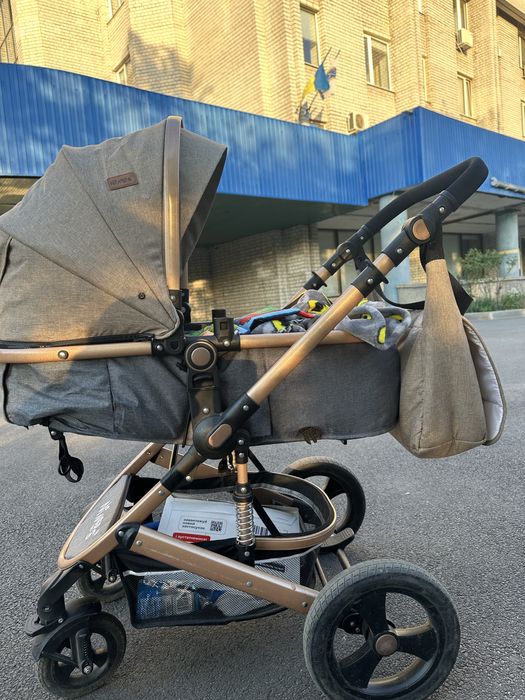 Продам коляску 2 в 1
