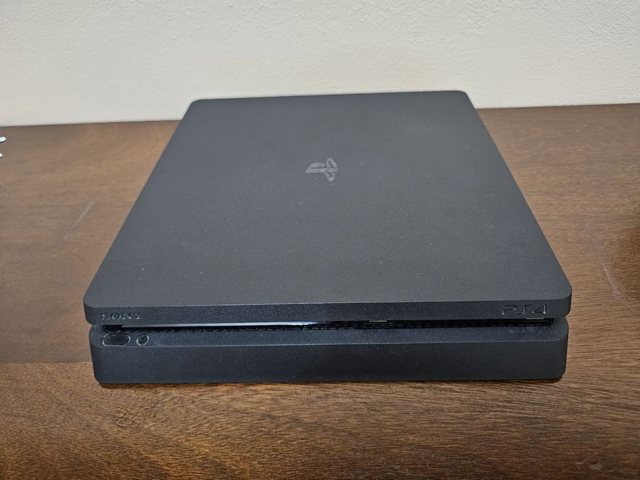 Playstation 4  Slim