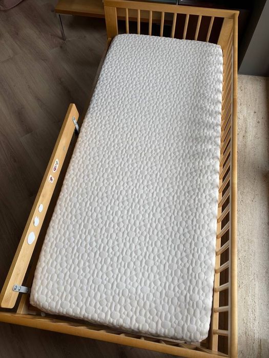 Sprzedam łóżeczko dziecięce 70 160 ikea