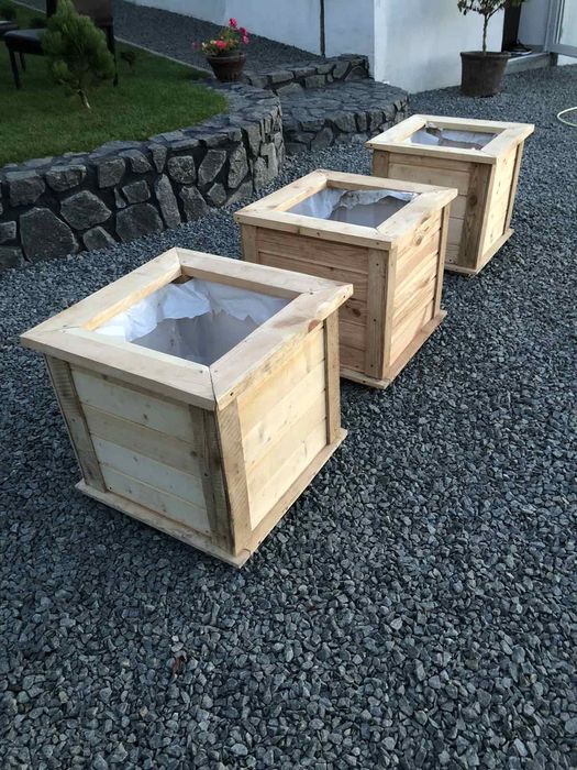 Кашпо  під туї ,квіти дерева ,декоративні