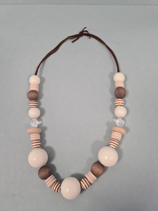 Bijuteria - colares,  anéis,  pulseira