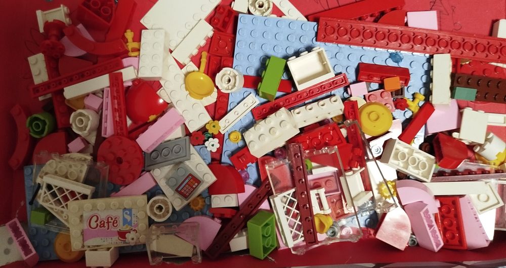 Lego Friends Cafe em bom estado