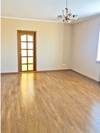 3 кім. Центр, Новобудова