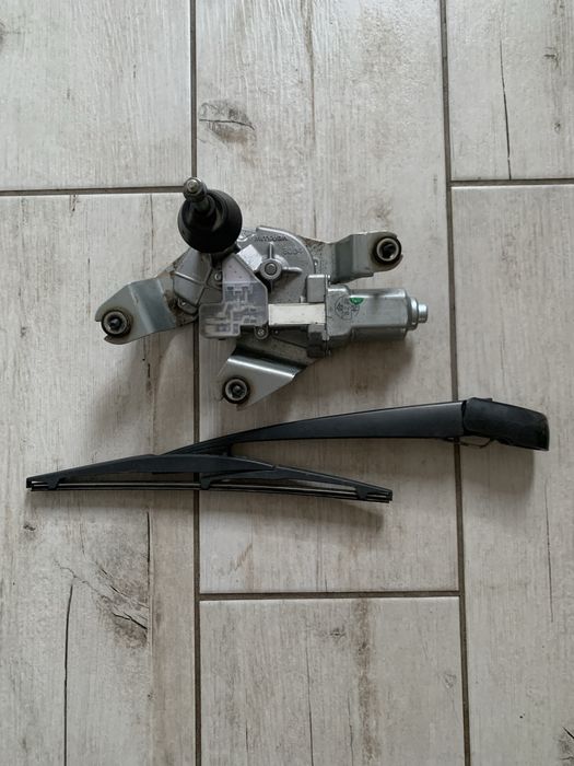 Моторчик заднього склоочисника