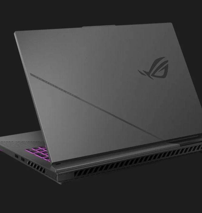 Asus ROG Strix G18 (G814FP-WS96) 18"