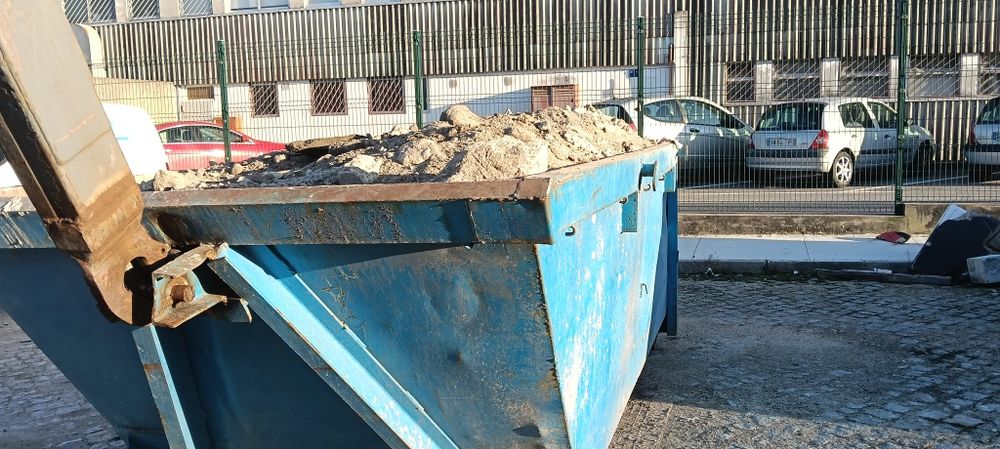 Aluga-se contentores para recolha de entulho