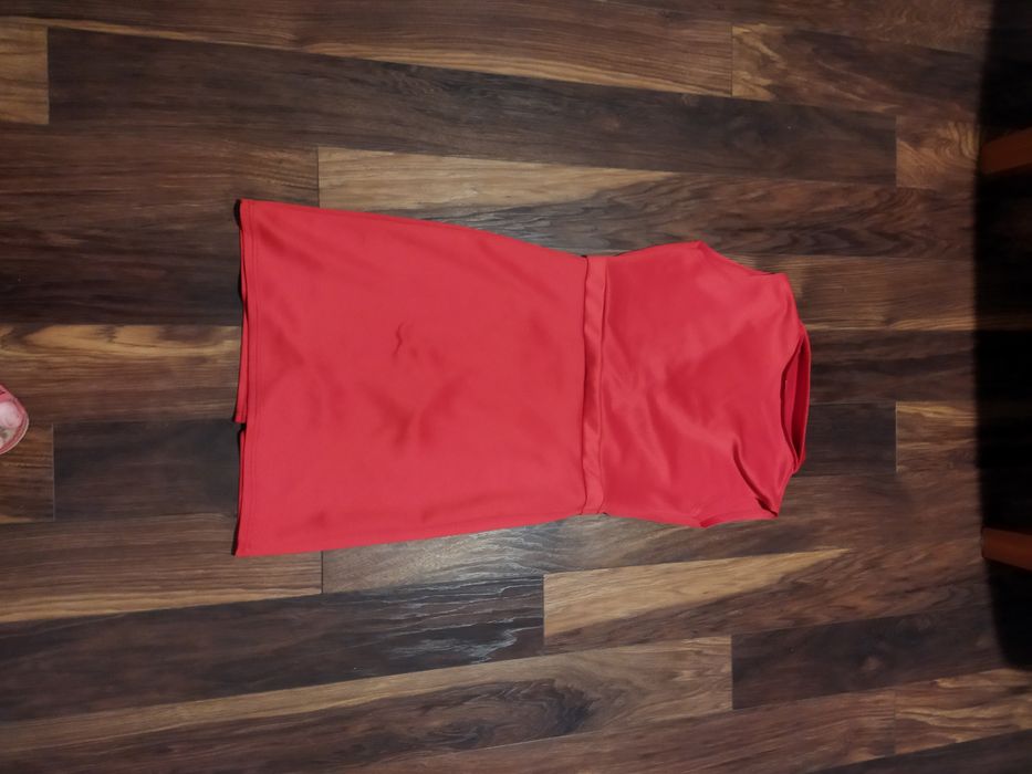 Czerwona elegancka sukienka L