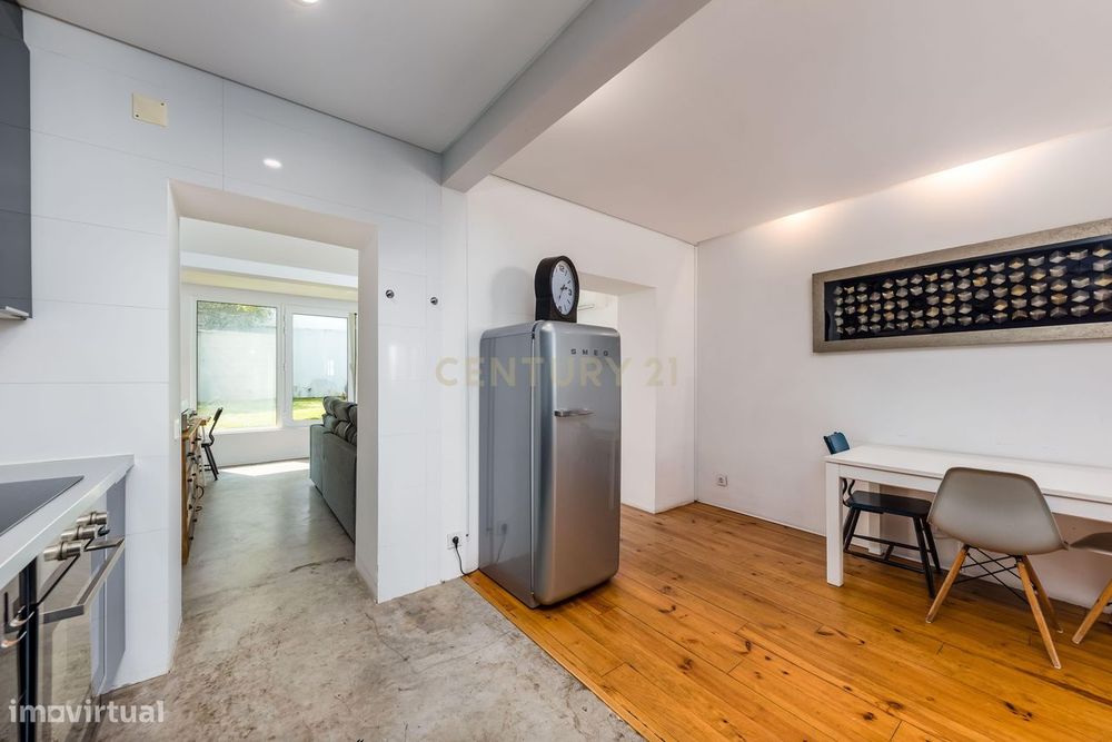 Moradia T2 Renovada com Jardim, Cave e Terraço | Viva o melhor de Belé
