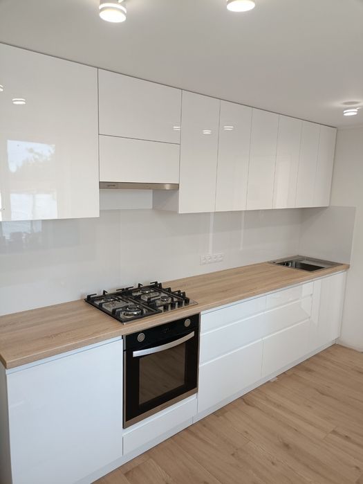 Кухня.Под заказ недорого.Шкафы.