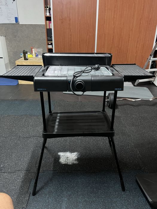 Grelhador eletrico novo