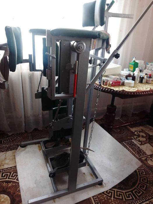 Реабілітаційний стійка - тренажер для ніг та спини