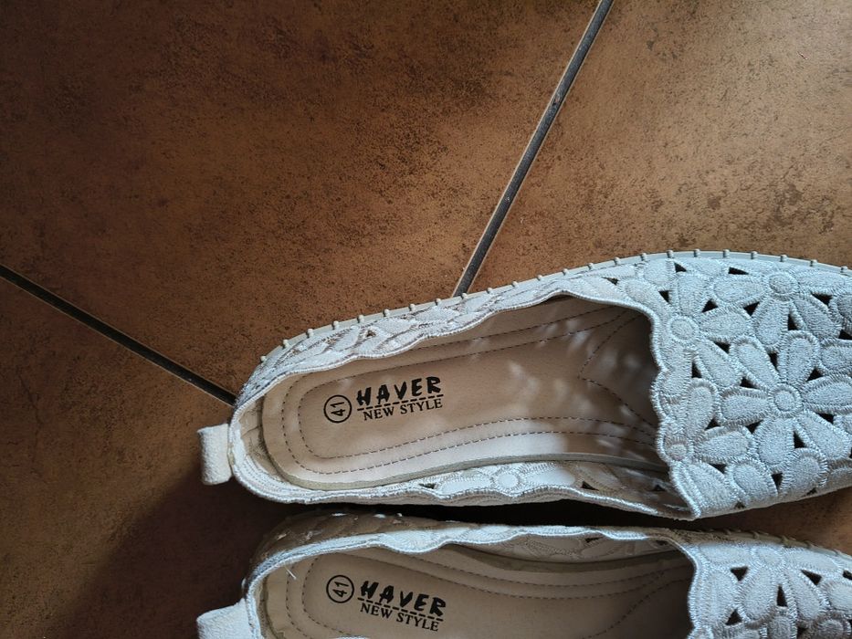 Buty mokasyny 41 kremowe