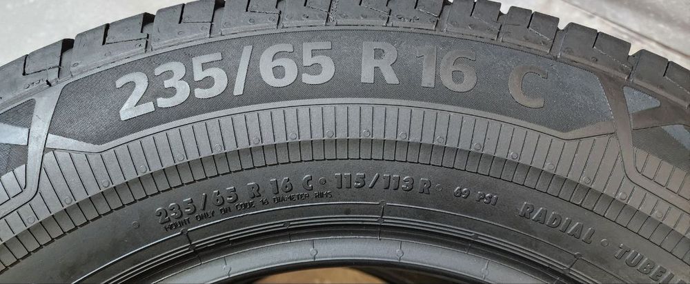 235.65.16C Continental VanContact Eco 2шт