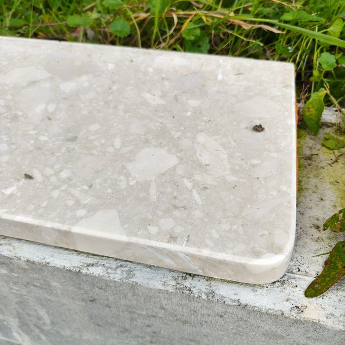 Parapet kamienny