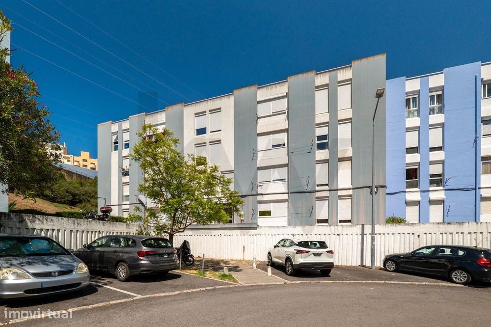 Excelente Oportunidade T2 na Quinta Nova, Odivelas — Próximo do Met