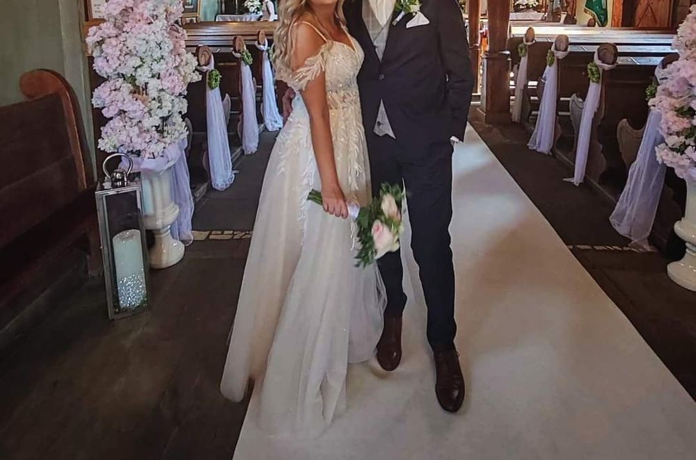 Suknia ślubna ramiączka opadające M L