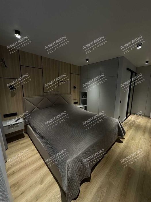 Трикімнатна квартира в сучасному будинку з дизайнерським ремонтом