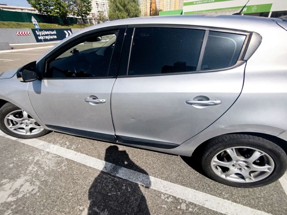 Продаж Рено Меган-3  2011