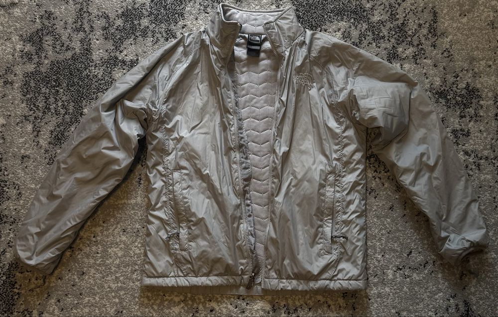 Жіноча вітровка The North Face HyVent