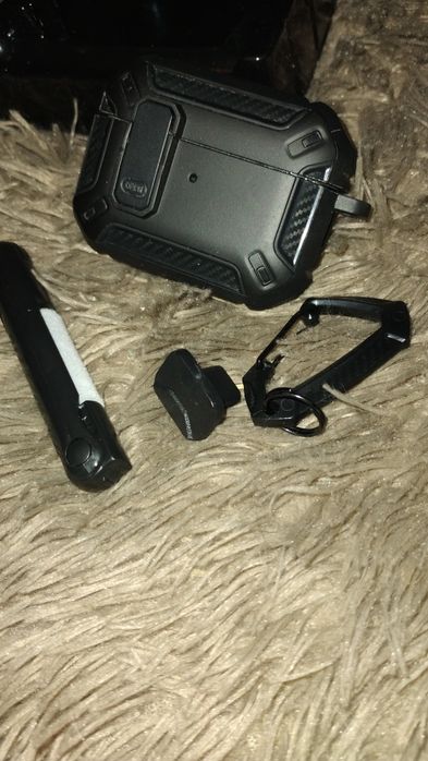 Słuchawki bezprzewodowe etui