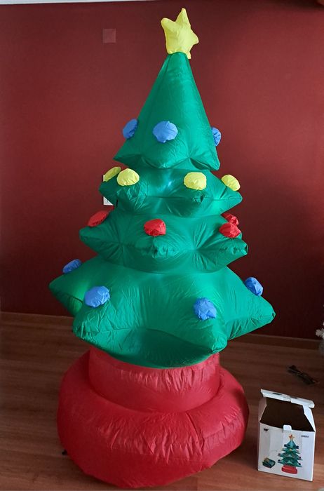 Árvore de Natal insuflável com luzes