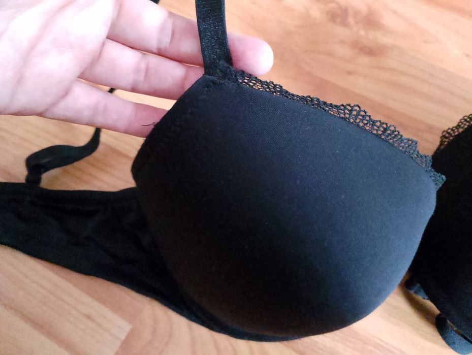 Gładki czarny biustonosz stanik H&M 80C