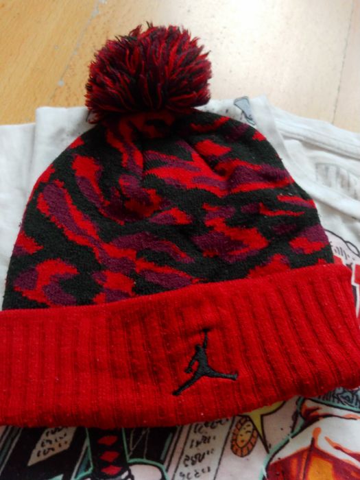 Czapka zimowa jordan i koszulka Deadpool gratis