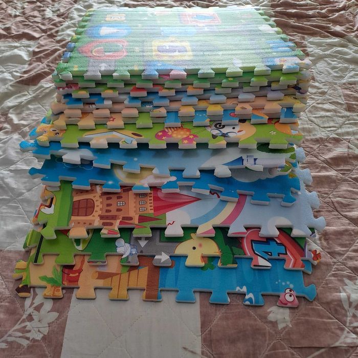 Mata piankowa duża / puzzle dla dzieci 12 szt. / 60 x 60 cm