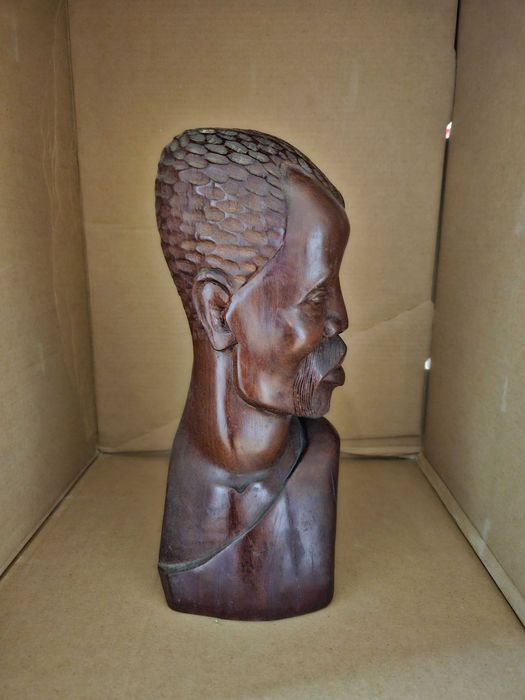 Busto de Africano - Arte Africana da GUINÉ