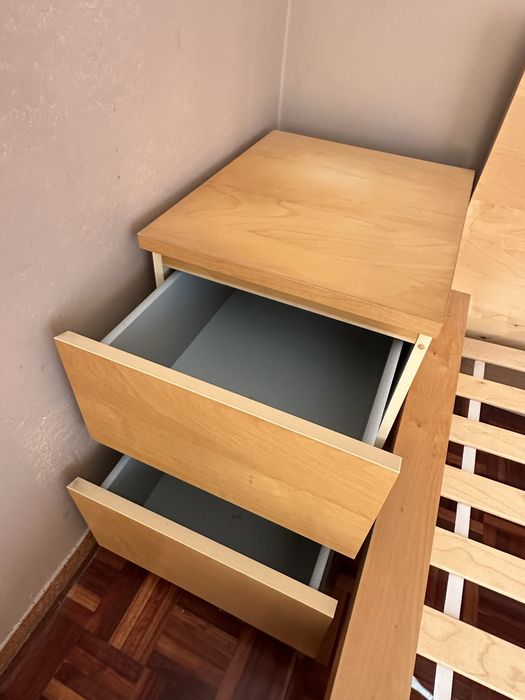 Cama e mesas de cabeceiras Ikea usado