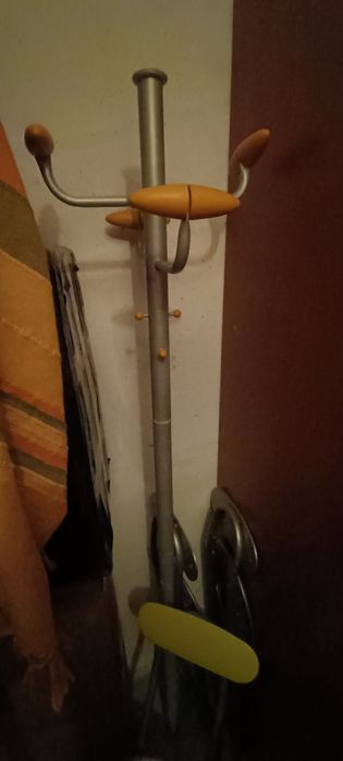 Bengaleiro e 4 bancos