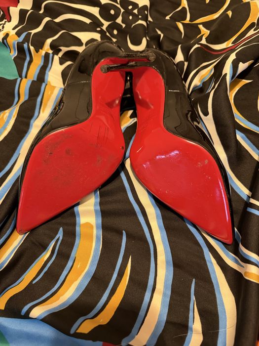 Saoatos 40 mas calca 39 Louboutin