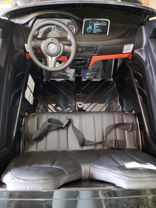 BMW X6M na akumulator