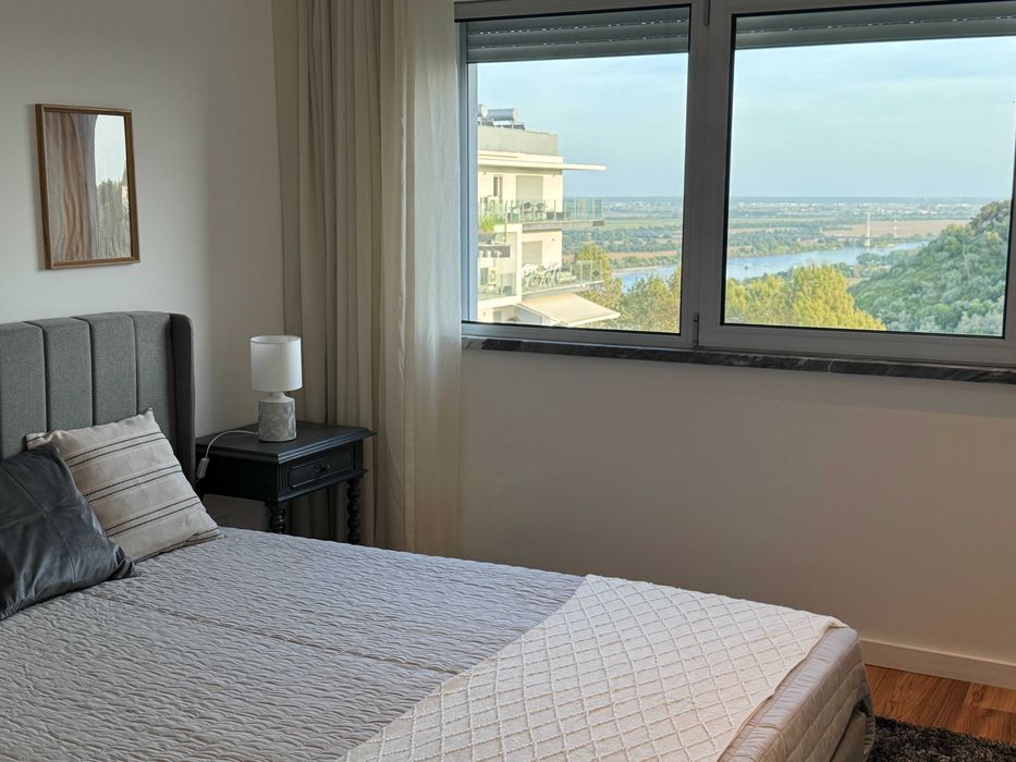 Arrendo quarto em apartamento novo com vista Tejo