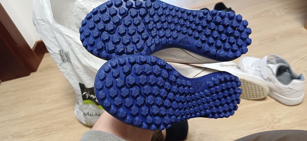 Chuteiras adidas 31
