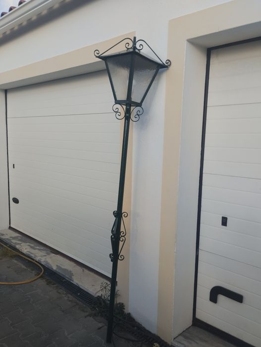 Candeeiro lanterna pé alto