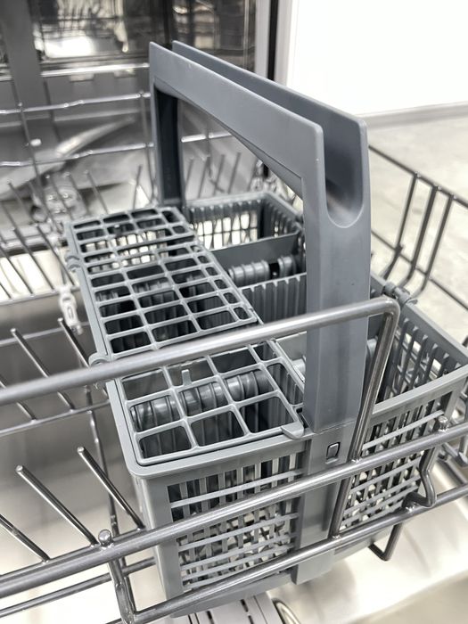 НОВА Посудомийна машина Siemens SN43HW32US/40 iQ300