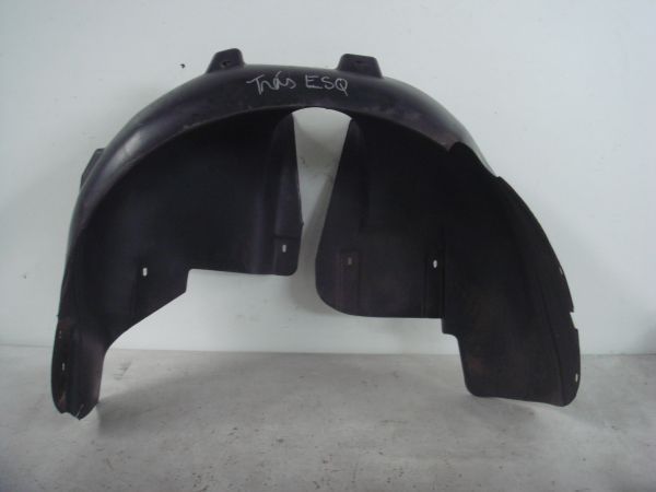 Cave De Roda Tr Esq Volkswagen Passat (3B3)