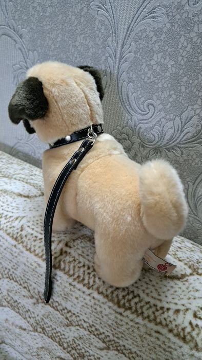 Мопс від Keel Toys.