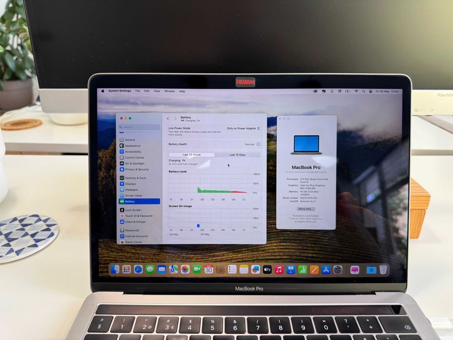 MacBook Pro 13" (2019) 2.4GHz i5 | 16GB RAM | 500GB64283952623235122