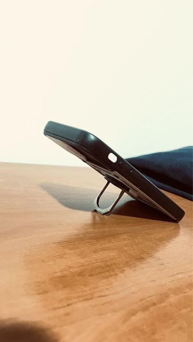Capa iphone 12 imitar titanium