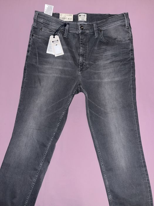 Wyprzedaż spodnie męskie Mustang.