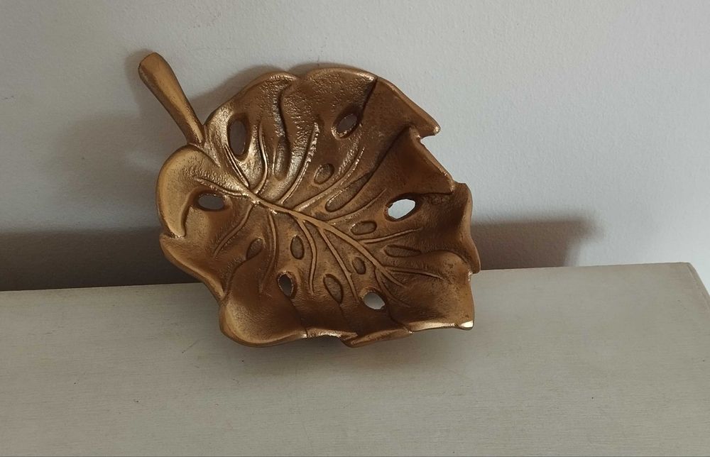 Taça decorativa pequena metal dourado velho