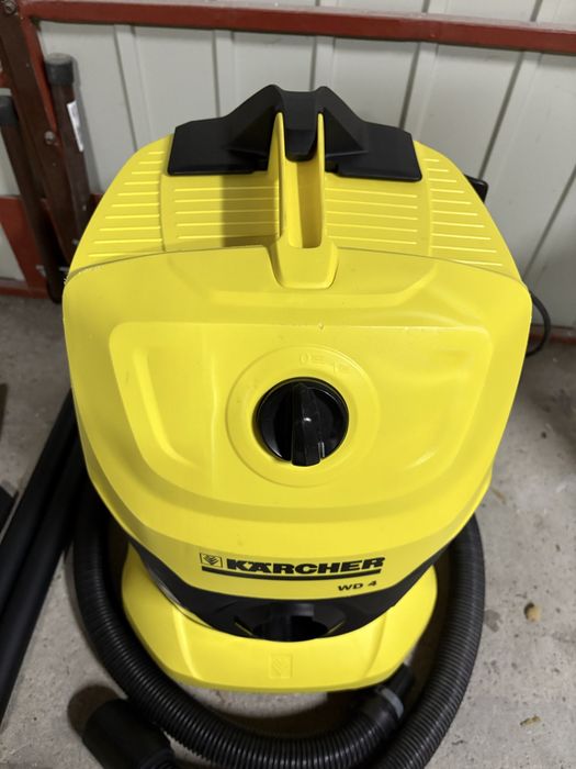 Pokazowy Karcher WD4 Premium inox bardzo dobry stan