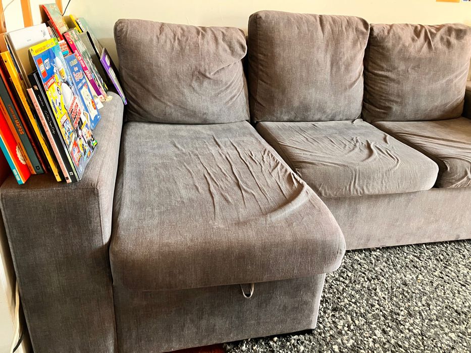 Sofá cama com chaise-long