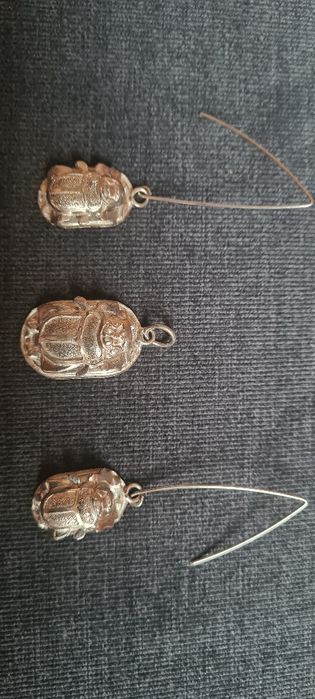 Srebrny komplet skarabeuszy