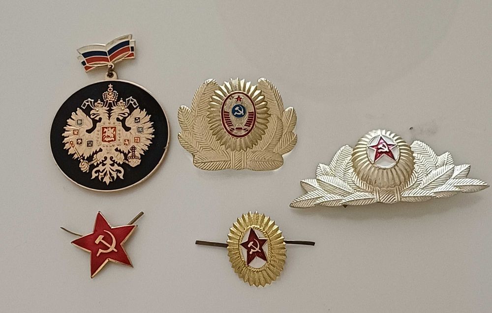 Badges da ex URSS e medalha